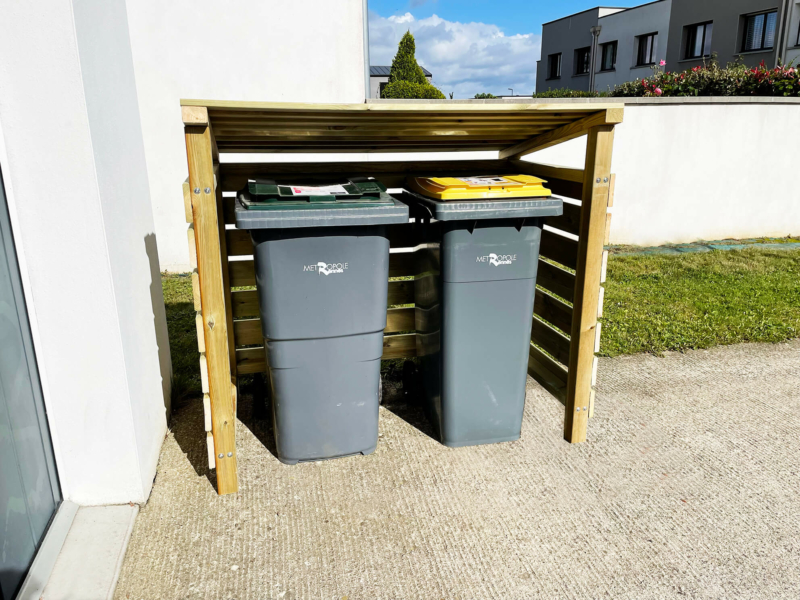 Cache poubelle extérieur en bois de pin