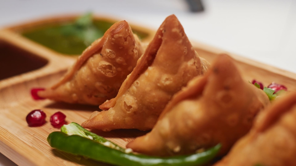 samosa kabir cheema 8T9AVksyt7s unsplash 1